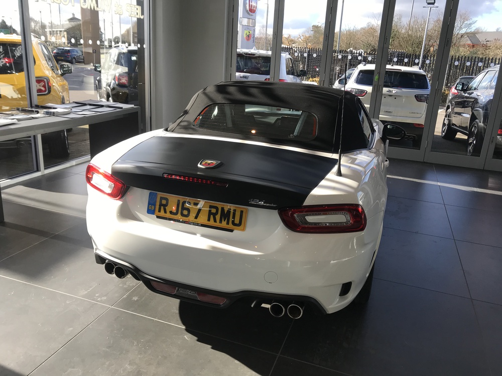 Abarth 124 Spider - GT (2018) 1.4 MultiAir (170 Hp) | Sassyray | LoveCarReviews